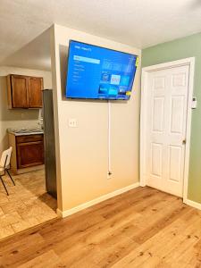 Downtown Fort Smith Apartment with Yard Pet Friendly