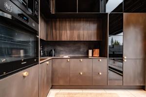 Villa Komia Iso by Aavalevi