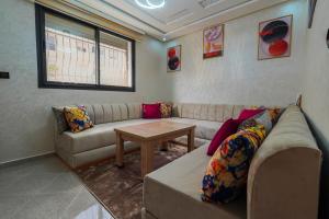 Épure and Confort Apartment