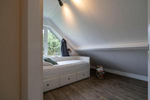 Mosselbank 93 - Noordzeepark Ouddorp, with private front and back garden near the beach - not for companies