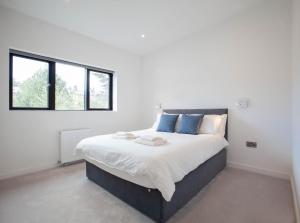 2-Bed Townhouse with Garden and Private Parking in D04