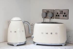 2-Bed Townhouse with Garden and Private Parking in D04