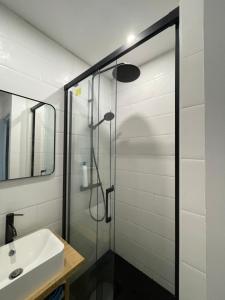 Cozy 2-room Haussmann Apartment - Buttes Chaumont