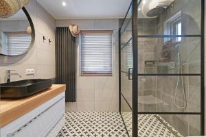 Zuiderdiep 12 - Noordzeepark Ouddorp NOT INTENDED FOR COMPANY OR WORK-RELATED STAYS