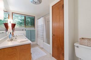 The Riverfront Retreat-Woods Landing