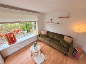 Gezellig chalet met 2 slaapkamers en zicht op het water