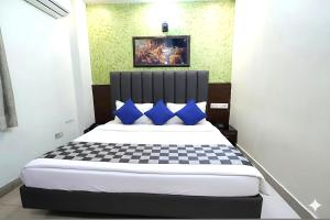 Prime Hotel Star ViewNear RK ashram metro5min from New Delhi railway station and Connaught place