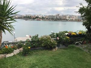 ΧΑΛΚΙΔΑ, Διαμέρισμα σε συγκρότημα με κήπο