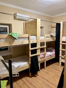 Хостел Шепіт