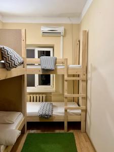 Хостел Шепіт