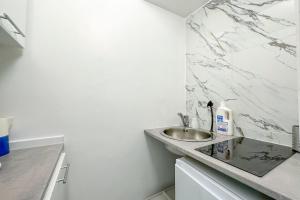 Charming 14m studio in Paris 17th arrondissement