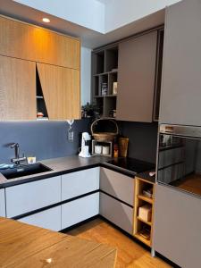 Green Coast Palase 241