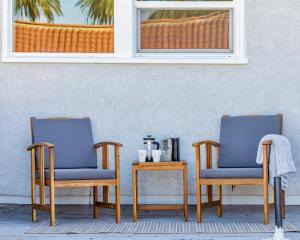 Cozy Sunny Brand-new Apt 1 Block From The Beach