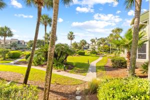 Mariners Walk 6B - Screen Porch Ocean Pool Walkout