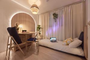 2R3B, 공항버스 도보4분,2호선line 강남20분 홍대18분 명동 성수, 무료주차 ,짐보관서비스