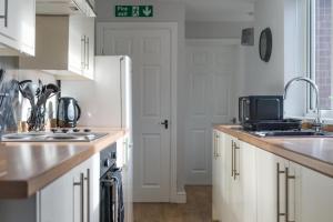 Lily Apartment - Sleeps 3 - Pet friendly - Parking