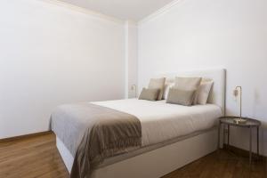 Mango 2 - Faro City Center by HD