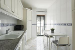 Mango 2 - Faro City Center by HD