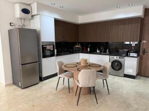 Beautiful modern apartment 1 bedroom 2 people Menara Garden 2