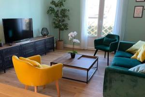 Spacious apartment with balcony