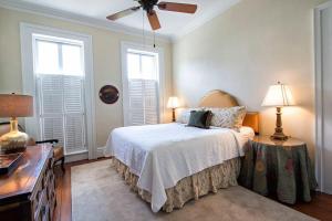 Getaway on Gordon by Lucky Savannah