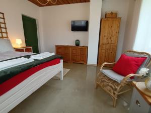 Green Escape-Entire House