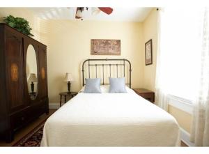 Harper House by Lucky Savannah