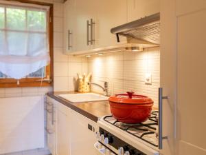 Apartment Les Hespérides 2 by Interhome