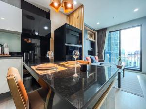 Near MRT l Modern 2BR l Pool and Gym l Sontana