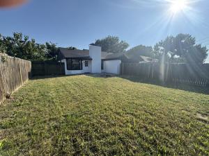 Fenced Yard • Fire pit • Fireplace • Pet Friendly