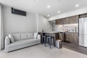 QV Stays Modern City Retreat