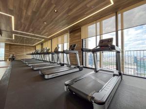 Asoke Luxury High Rise - Steps to BTS and MRT - WiFi