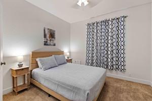 Mesa Arizona Oasis w Pool BBQ Vaulted Ceilings