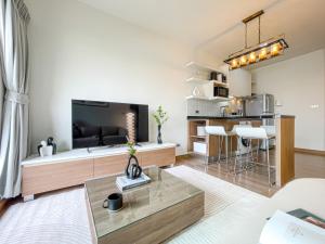 Prime Sukhumvit Living - BTS Phrom Phong - Ultra Fast WiFi