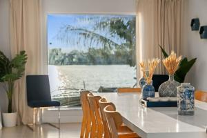 Casa Santorini Waterfront Pool