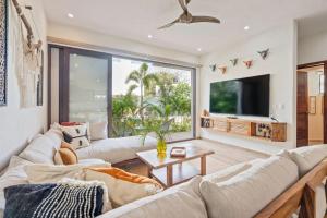 Tranquil Jungle Retreat w Pool Bikes and Walk to Town