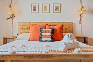 Tranquil Jungle Retreat w Pool Bikes and Walk to Town