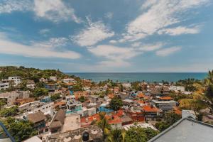 Elite 2BR 2BA Ocean Views Rooftop Pool