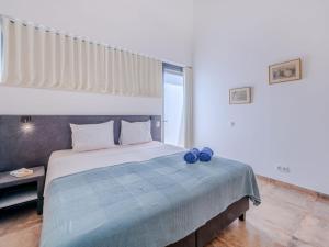 Apartment Suites Sunny Hill-2 by Interhome