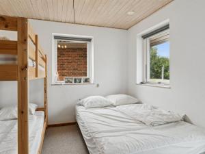 Holiday Home Dzavid - 50m from the sea by Interhome