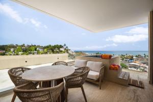 Beach breeze luxury resort for 4