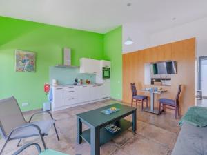 Apartment Suites Sunny Hill-3 by Interhome