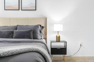 Chic Mid-Rise Apartment 2BR Getaway