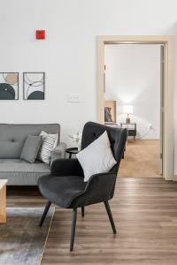 Chic Mid-Rise Apartment 2BR Getaway