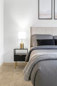 Chic Mid-Rise Apartment 2BR Getaway