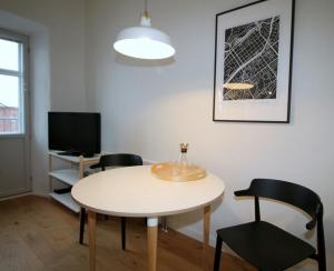 Central Apartment for 4