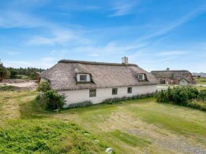 Holiday Home Reinhard - from the sea by Interhome