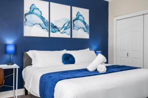 Cozy King Bed Suite with Free Parking