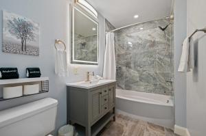 Upscale King Bed Suite with Full Workspace and Free Parking