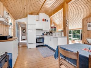 Holiday Home Ingobert - 600m from the sea by Interhome